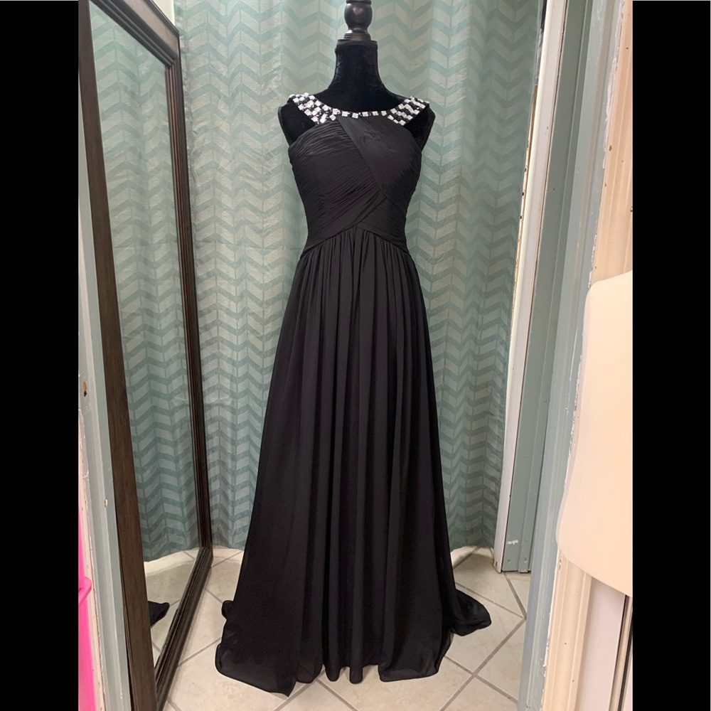 Size 2 Black Beaded Open Back Prom Homecoming Pageant Mom Of Bride Gown Dress